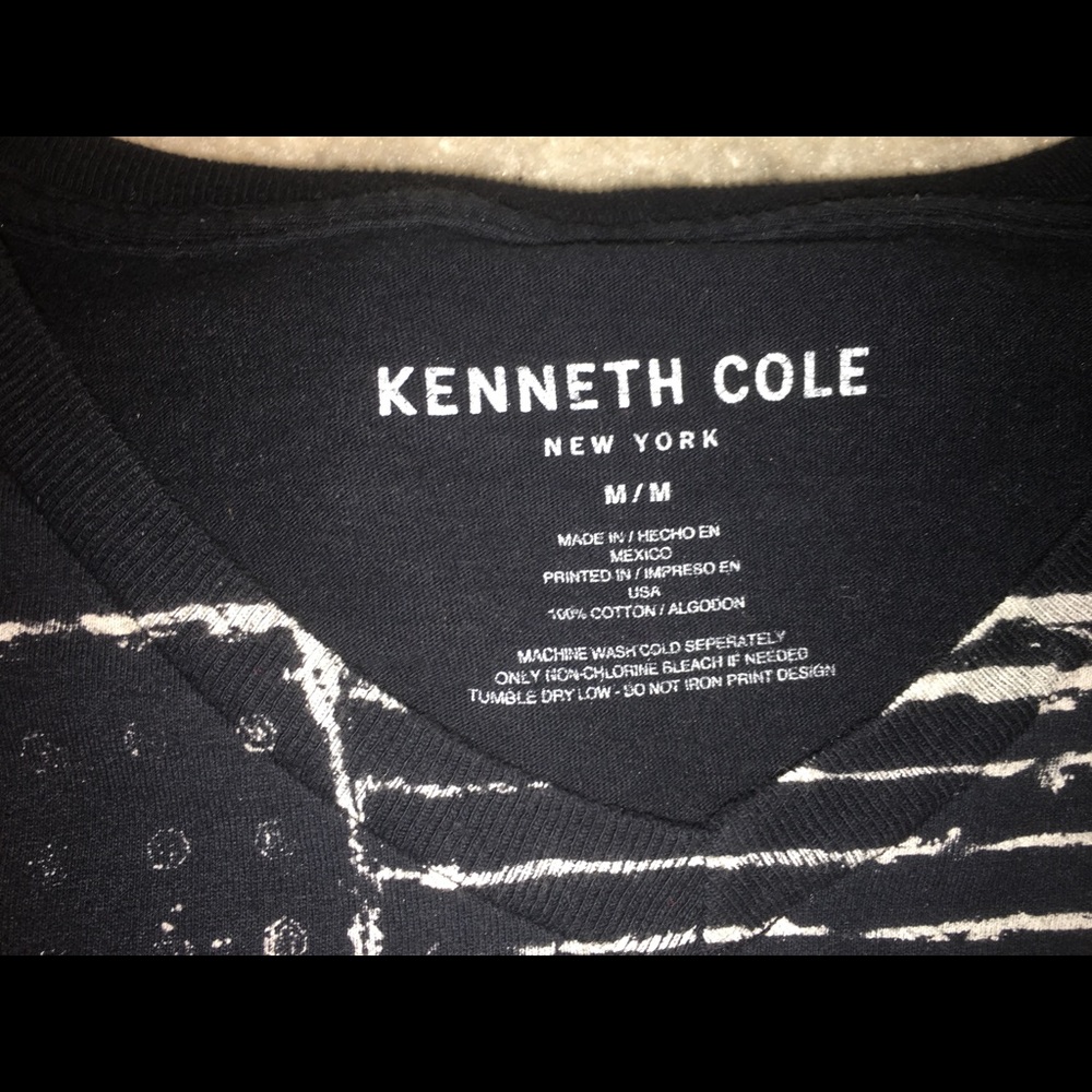 V neck Kenneth Cole